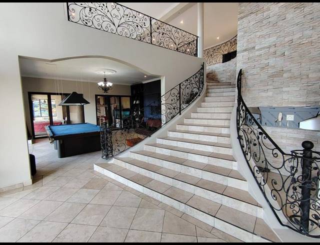 5 BEDROOM HOUSE FOR SALE IN UMHLANGA CENTRAL